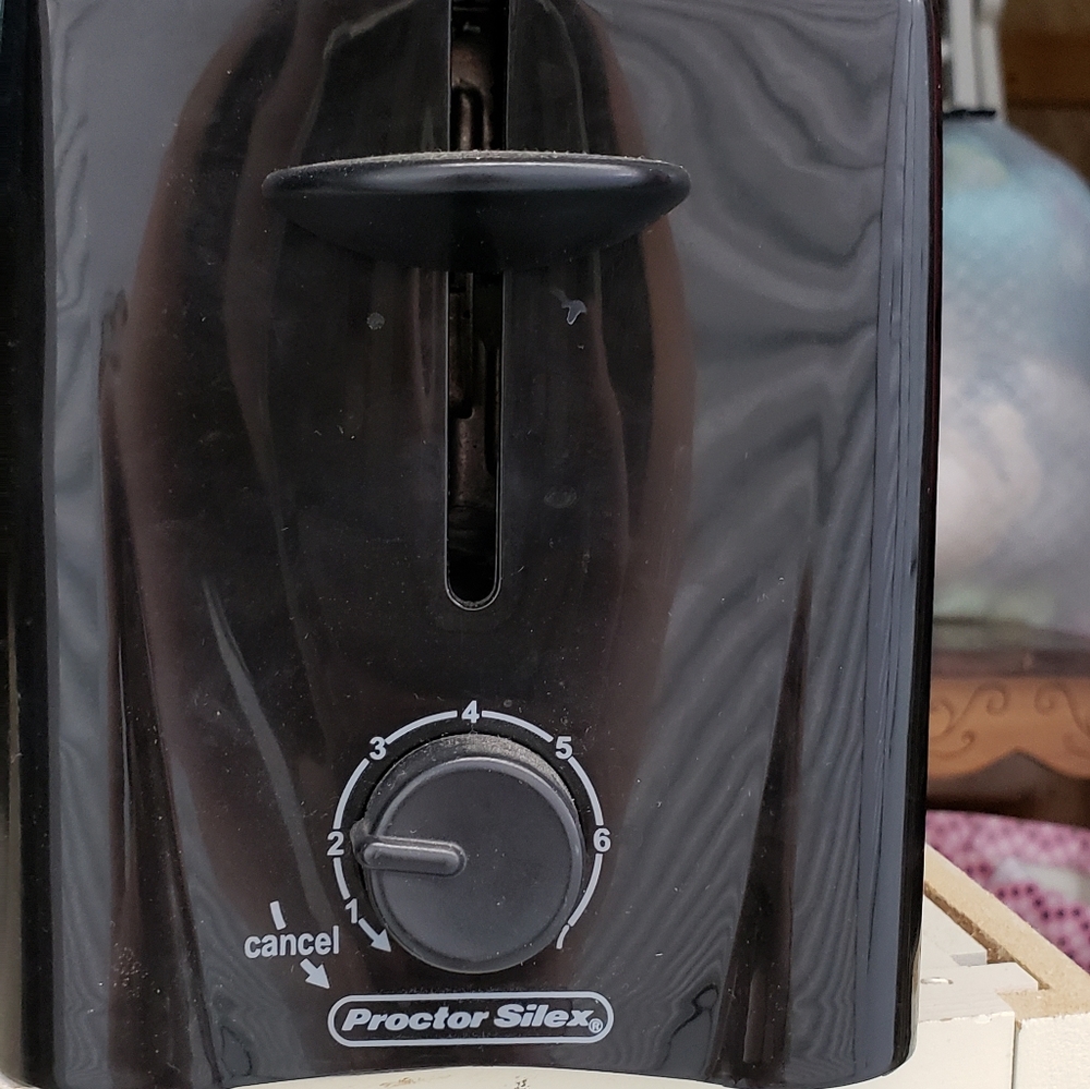 Toaster - Picture 3 of 3